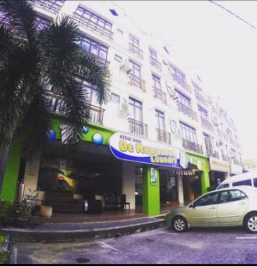Oyo Home 90419 Sahar Guesthouse ملقا المظهر الخارجي الصورة