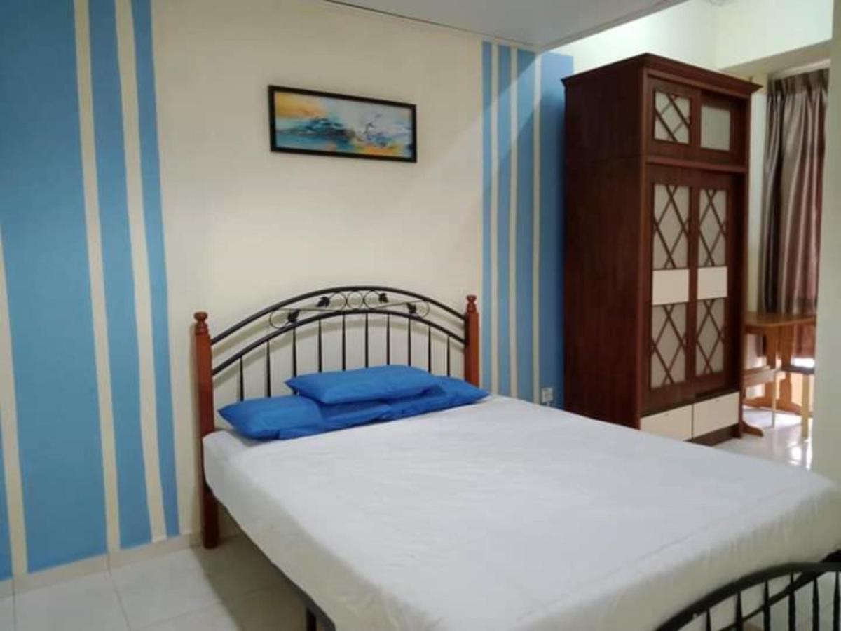 Oyo Home 90419 Sahar Guesthouse ملقا المظهر الخارجي الصورة