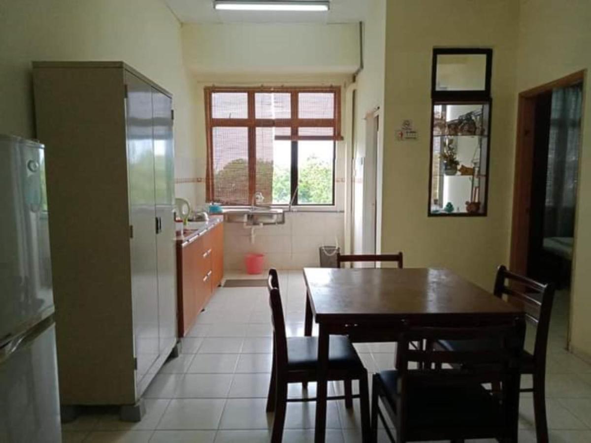 Oyo Home 90419 Sahar Guesthouse ملقا المظهر الخارجي الصورة