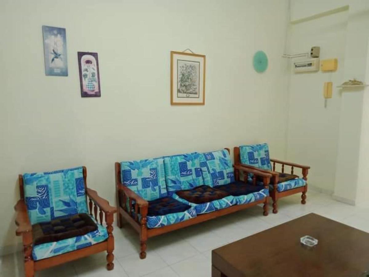 Oyo Home 90419 Sahar Guesthouse ملقا المظهر الخارجي الصورة