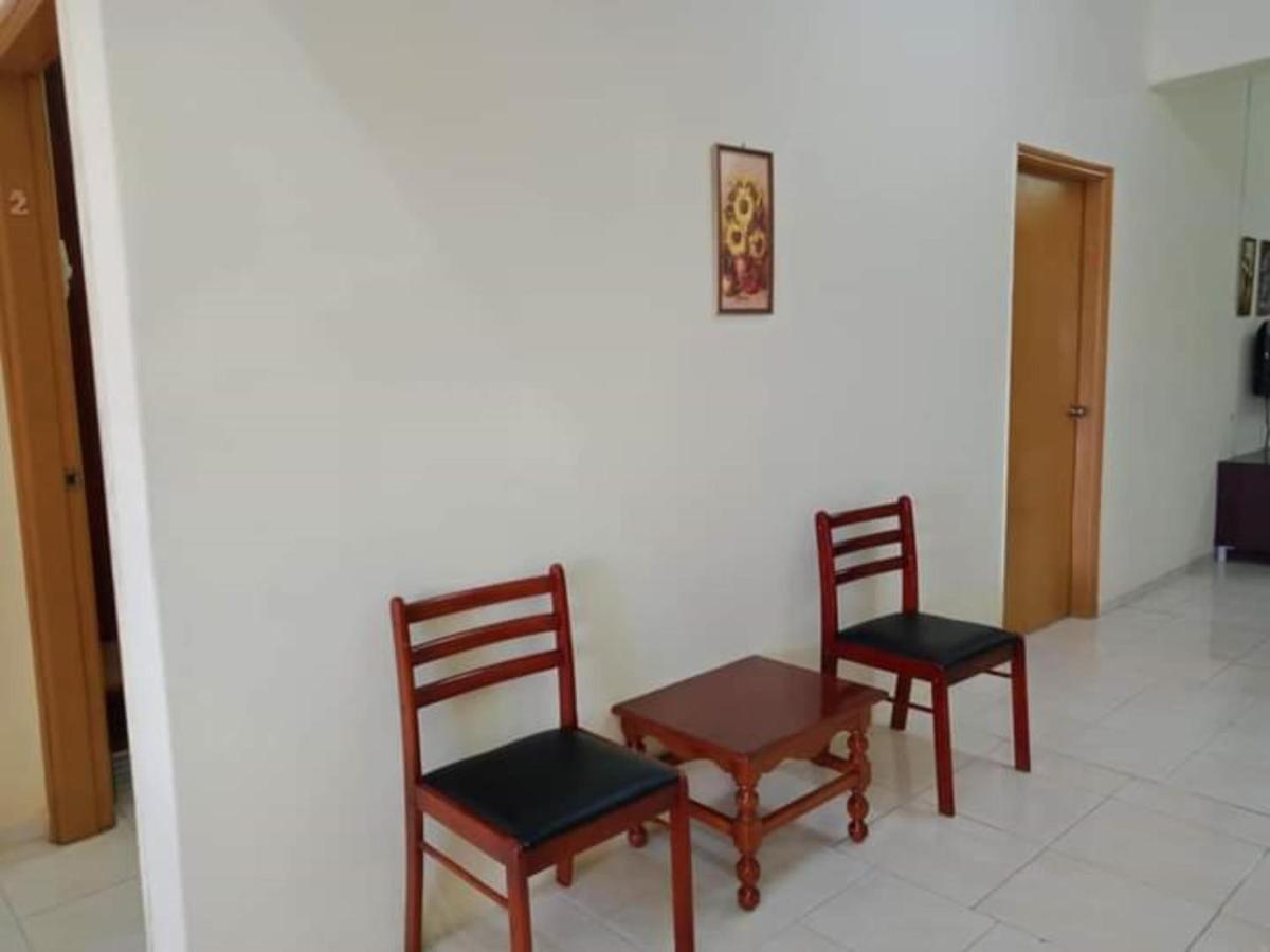 Oyo Home 90419 Sahar Guesthouse ملقا المظهر الخارجي الصورة